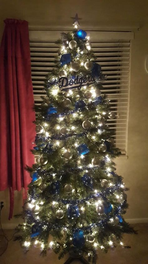 G's Christmas Tree 2017 #dodgers #christmas #tree Baseball Christmas Tree Ideas, Xmas Tree Ideas Decoration, Dodgers Christmas Tree, Sports Christmas Tree, Dodgers Christmas, Jake Christmas, Gingerbread House Christmas Tree, Raiders Christmas, Baseball Christmas Tree