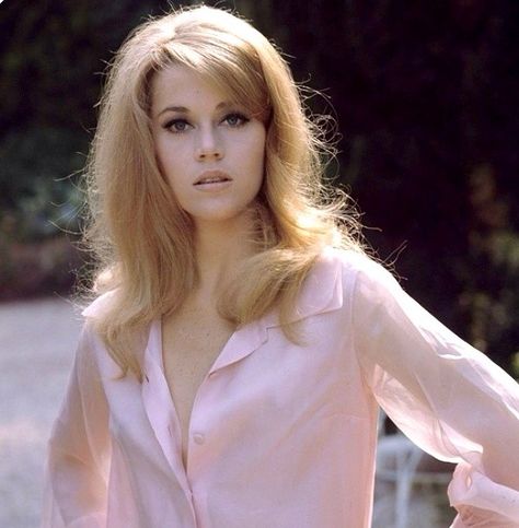 Jane Fonda- December 21, 1937 Jane Fonda 60s, Jane Fonda Barbarella, Judi Dench, Jane Seymour, Actrices Hollywood, Catherine Deneuve, Jane Fonda, December 21, Long Blonde