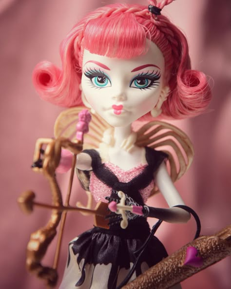 Cupid Mh, Cupid Monster High, Cupid Doll, 3d Monster, Catty Noir, Monster High Custom, High Characters, Love Monster, Big Hug