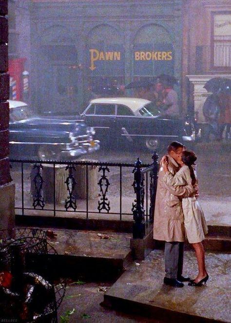 Breakfast at Tiffany's....This scene probably started people's desire to kiss in the rain! Hahaha. Breakfast At Tiffany's Movie, George Peppard, Blake Edwards, Septième Art, I Love Cinema, Breakfast At Tiffany's, Breakfast At Tiffanys, Photo Vintage, Vintage Film