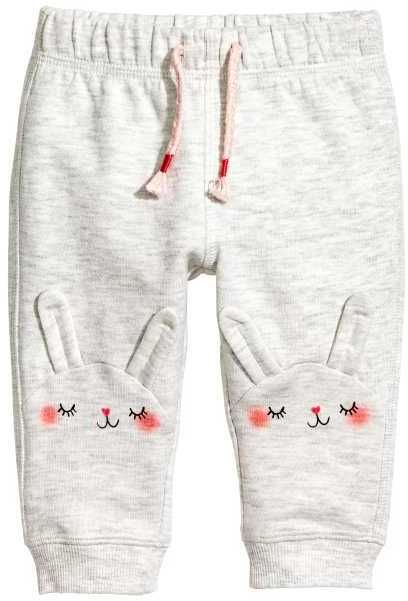 love the bunny face knees on these kids joggers cuuute H&M Joggers #affiliate (I will receive a small commission if you click this link) Baby Mode, Unisex Baby Clothes, Baby Outfits, Kids Pajamas, Fashion Kids