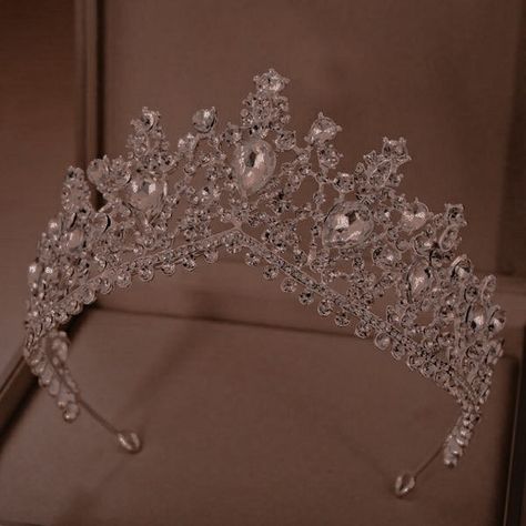 Silver Tiara Aesthetic, Xv Crowns Silver, Pink And Silver Quince Crown, Quincera Crown, Tiaras And Crowns Aesthetic, White Quince Crown, Sweet Sixteen Crown, Wedding Crown And Veil, Quinceanera Crowns Silver