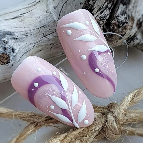 Drawing Nails Art, Cream Nail Art, Subtle Nail Art, Swirl Nail Art, Bridal Nails Designs, Xmas Nail Art, Nail Art Designs Images, Nail Tip Designs, Eye Nail Art