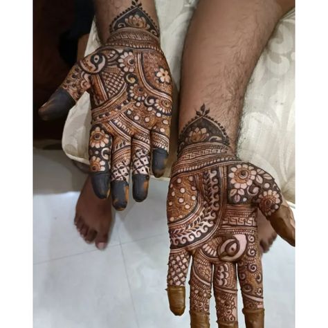 Trendy Groom Mehndi Design Ideas for Your Wedding Mans Mehndi Designs, Dulhan Mehndi Designs Boys, Man Mehendi Design, Mehndi Design For Men Hand, Henna For Groom, Boys Mehandi Design For Wedding, Mehendi Design For Groom Hand, Mehandi For Dulha, Mehndi For Boys Hand Wedding