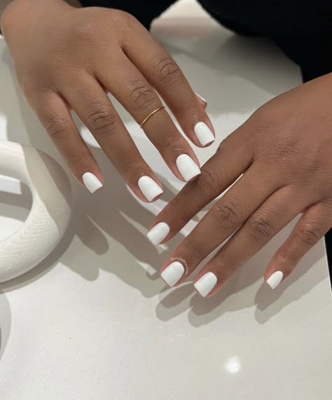 Simple Nails Gels, White Russian Manicure, White Short Natural Nails, White Acrylic Nails Square Short, White Summer Nails Short, Clean Girl Nails Black Women, White Overlay Nails, White Manicure And Pedicure, Medium White Nails