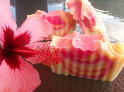 100% Hibiscus Flower Extract Soap Soap With Flowers, Soap Flowers Bouquet, Aesthetic Soap, Wedding Bouquet Red, Roses Wedding Bouquet, Soap Making Tutorials, Flower Graduation, Diy Hand Soap, Handmade Soap Packaging