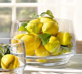 henning love: Lemons, oranges and limes Yacht Ideas, Fruit Bowl Display, Hydrangea Cottage, Bowl Display, Lemon Bowl, Kitchen Table Centerpiece, Fruit Diet, Lemon Twist, Lemon Kitchen