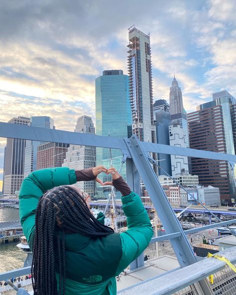 New York Lifestyle Aesthetic, Henley Aesthetic, Nyc Summer Aesthetic, Chicago Photo Ideas, Birthday In Nyc, Hairstyles Knotless Braids, Taylor Adams, Hairstyles Knotless, New York Aesthetic Girl