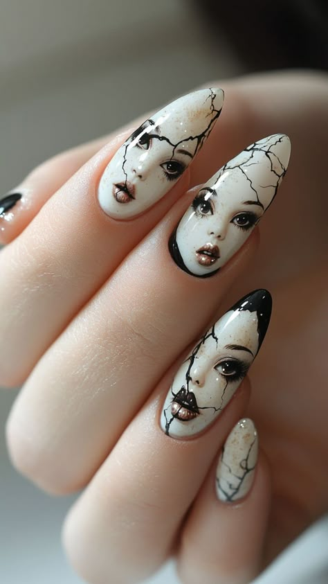 Scary Nails Halloween, Scary Nails Designs, Halloween Nails Unique, Vintage Halloween Nail Art, Spooky Nail Designs Ideas For Halloween, Haunted Nails, Scary Nail Designs, Creepy Nail Designs, Nail Art 2024