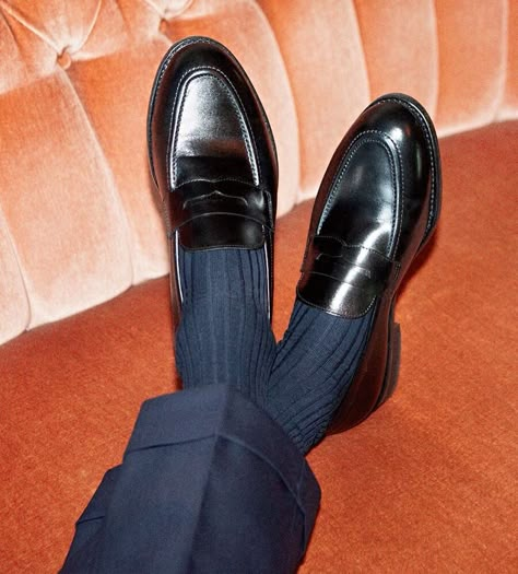 A guide to men's penny loafers: The best pairs + how to wear them | OPUMO Magazine Types Of Loafers Men, Mens Suit Loafers, Men’s Loafers With Suit, Suit And Loafers Men, All Black Outfit With Loafers, Suit Loafers Men, Best Loafers Men, Men Black Loafers Outfit, Men’s Loafers Style