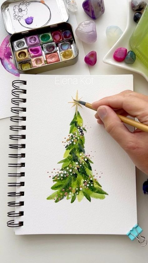 Watercolor Garland Christmas, Small Christmas Watercolor Paintings, Mini Christmas Watercolor Paintings, Simple Watercolour Christmas Card Ideas, Homemade Watercolor Christmas Cards, Watercolor Ornaments Christmas, Painted Christmas Cards Acrylics, Christmas Tree Watercolor Painting, Watercolour Christmas Cards Tutorials