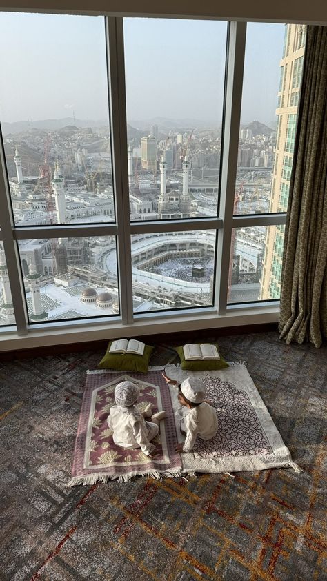 Umrah With Family, Islamic Lifestyle Aesthetic, Muslim Family Aesthetic, Hajj Aesthetic, Umrah Aesthetic, Deen Aesthetic, Family Islamic, Family Islam, Photo Islam