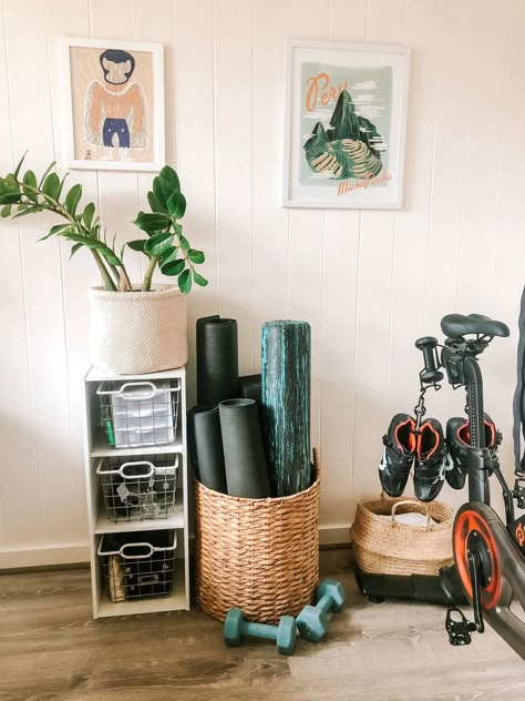 Workout Corner, Peloton Room, Small Home Gyms, Home Yoga Room, Small Home Gym, Home Gym Garage, Workout Room Home, Mini Gym, Diy Home Gym