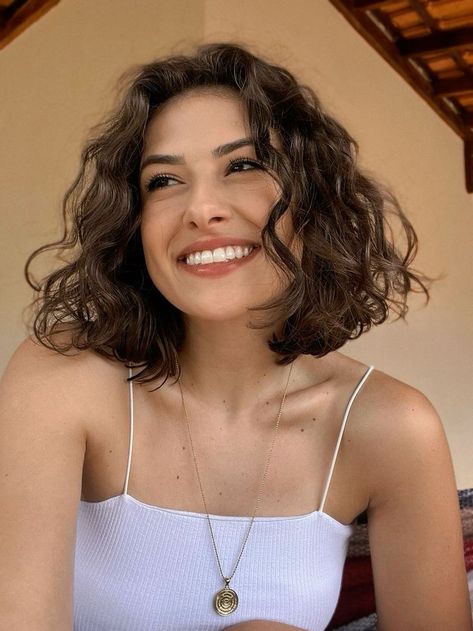 2c Bob, Short Hairstyle Women Curly, Very Short Curly Hair, Layered Short Bob, Short Curly Bob Haircut, Short Curly Haircut, Curly Short Bob, Curly Hairstyles Short, One Length Hair