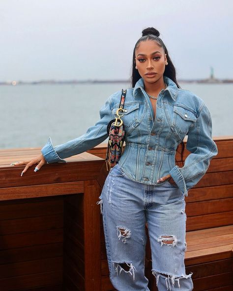 A vibe. A culture. A true religion. Swipe for our weekly roundup of denim magic! And ICYMI jorts are so in! Swipe thru >> #SRDenimFriday 🔥🔥 Pick your vibe 💥 Slide 8 @evssofficial | Slide 9 @sharonooja — Click link in Bio to see the latest Fashion Trends, Celebrity Style, and more! Subscribe to Style Rave Premium & Shop Editor-selected Pieces 🛍 — #StyleRave: The ultimate style guide #fashiontrends #denimstyle #streetstyle Lala Anthony Style, Wide Leg Pants Outfit, Lala Anthony, Leg Pants Outfit, Stylish Celebrities, Denim Day, Womens Style, Style Guide, Ladies Fashion