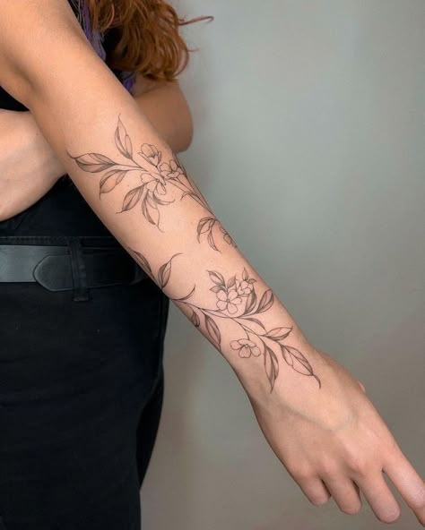 Graceful Tattoo, Female Hand Tattoo, Tattoo Ideas Female Hand, Botanisches Tattoo, Arm Wrap Tattoo, Wrap Around Wrist Tattoos, Designer Tattoo, Wrap Around Tattoo, Around Arm Tattoo