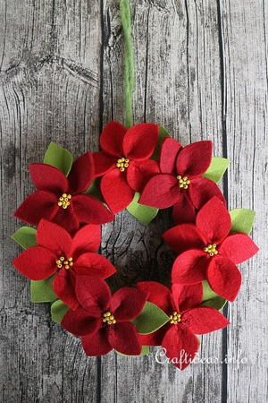 Add some holiday cheer to your dining room table with the Felt Poinsettia Christmas Wreath! The easy Christmas craft won't take long to make and can be reused. Thick Felt Crafts, Felt Poinsettia, Easy Christmas Craft, Christmas Wreath Craft, Felt Flower Wreaths, Easy Holidays Crafts, Poinsettia Flowers, Felt Wreath, Felt Leaves