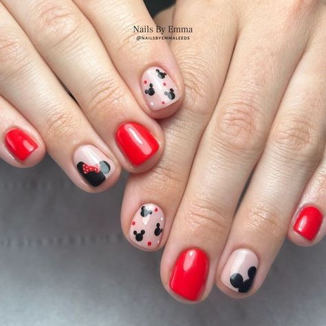 Mickey On Nails, Disney Polka Dot Nails, Short Nails Ideas Disney, December Disney Nails, Simple Short Disney Nails, Understated Disney Nails, Disney Nail Designs Short Nails, Kids Gel Nails Ideas Christmas, Disney Nails For Short Nails