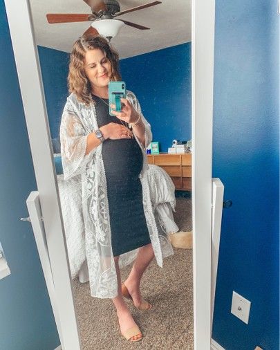 Maternity Dress With Cardigan, Dress And Kimono Outfit, Outfit With Kimono, Lace Cardigan Outfit, Summer Maternity Outfits, White Lace Cardigan, Kimono Styling, Maternity Shirt Dress, Dress With Kimono