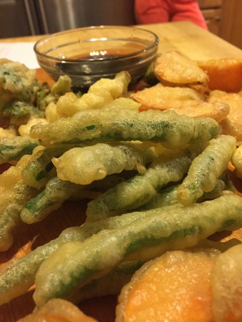 Vegetable Tempura: A Fun Way to Eat Your Veggies Tempura Recipes, Veggie Tempura, Tempura Dipping Sauce, Japanese Tempura, Tempura Vegetables, Vegetable Tempura, Tempura Recipe, Veggie Fries, Tempura Batter