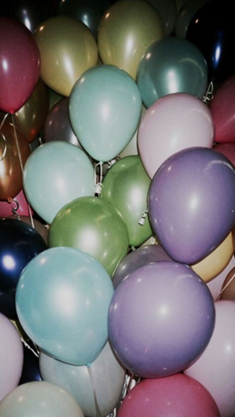 Balloons 🎈 Aesthetic Indie Photos, Playlist Covers, Birthday Balloons, Bday Party, Ideas De Fondos De Pantalla, Party Time, Just In Case, Different Colors, Mood Board