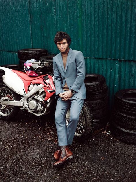 Guy Martin, Sporting Legends, Isle Of Man Tt, Bike Pictures, Motorcycle Photography, Dirt Bike Girl, People Videos, Valentino Rossi, Famous Men