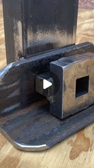 Metal Fabrication Ideas, Manufacturing Ideas, Homemade Tools Metals, Diy Tools Homemade, Metal Shaping, Wooden Man, Garage Storage Solutions, Cool Gadgets For Men, Garage Tool Storage