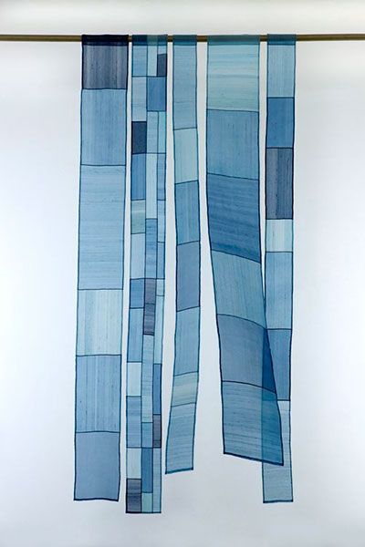 Korean Patchwork, Korean Traditional, Decor Minimalist, Fabric Art, Shibori, 인테리어 디자인, Quilt Inspiration, Art Quilts, Quilt Fabric