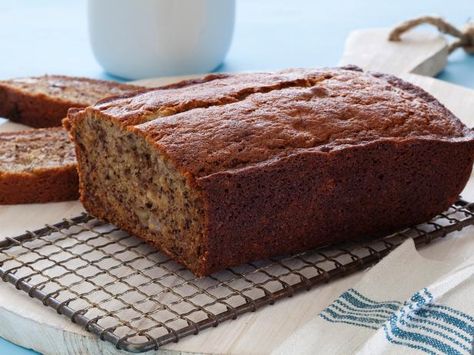 Recipe of the Day: Banana Walnut Bread         With over 400 top-rated reviews, this moist loaf studded with toasted walnuts is the only banana bread recipe you'll ever need. Walnut Bread Recipe, Banana Walnut Bread, Banana Nut Bread Recipe, Nut Bread Recipe, Walnut Bread, Banana Walnut, Spring Desserts, Banana Nut Bread, Nut Bread