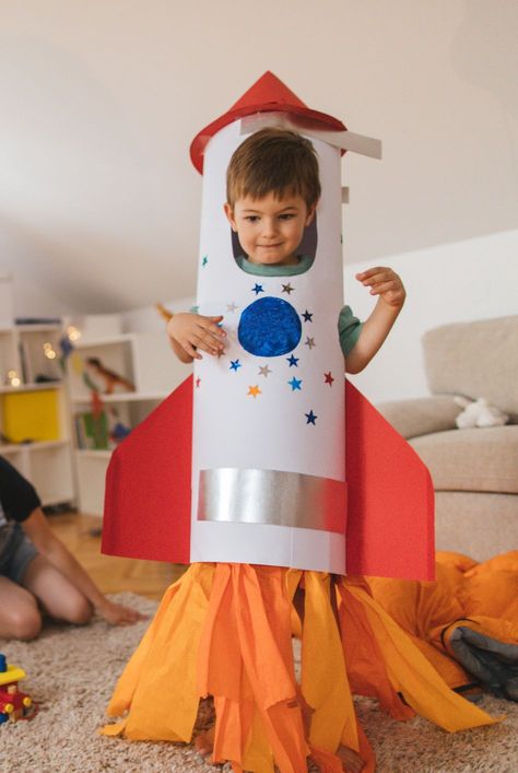 boy halloween costume - rocket ship Recycled Costumes For Kids, Halloween Costume Ideas For Boys, Cool Halloween Costume Ideas, Toddler Boy Bedroom Ideas, Costume Ideas For Boys, Rocket Costume, Diy Costumes Kids Boys, Toddler Boy Bedroom, Recycled Costumes