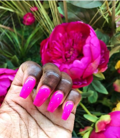 Melanin and pink nails Magenta Nails, Glitter Nail Art, Gel Nail Designs, Nail Polish Designs, Nail Art Summer, Easy Nail Art, Nail Designs Summer, Nail Art Tutorial, Nail Tutorials