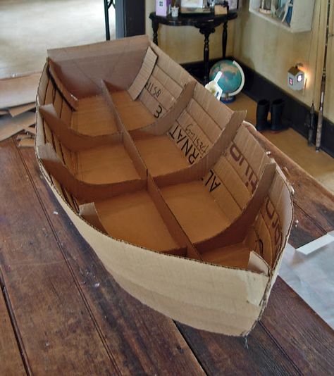 Cardboard Boat / Have a little sailor and want to show her/him the ropes of boat building and creativity - here you go! Vbs Shipwrecked, Shipwrecked Vbs, Cardboard Boat, Houses Black, Pirate Halloween, Boat Projects, Vbs Ideas, Paper Boat, Pirate Birthday