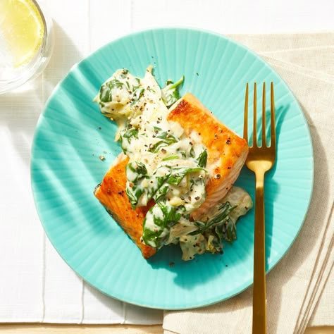 Creamy Spinach-Artichoke Salmon Creamy Spinach Artichoke Salmon, Spinach Artichoke Salmon, Artichoke Salmon, One Pot Mediterranean, Fish Monger, Easy Breakfast Brunch, Diet Dinner Recipes, Eating Well Recipes, Mediterranean Meals