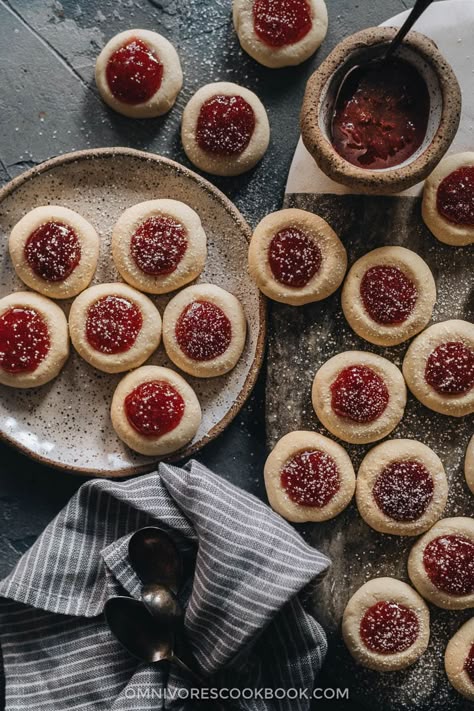 Strawberry Jam Cookies Thumb Prints, Jam Cookies Christmas, Cherry Jam Cookies, Flower Jam Cookies, Baked Good Photography, Baby Christmas Cookies, Shortbread Jam Cookies, Appetizer Recipes Easy Finger Foods, Strawberry Thumbprint Cookies