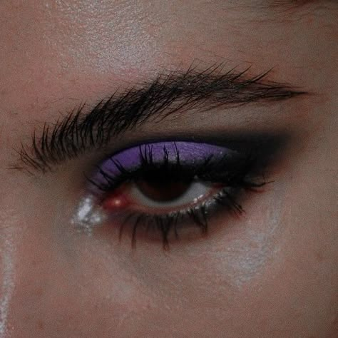 Royal Dress Aesthetic, Cute Aesthetic Makeup, Fairy Grotto, Wolf Makeup, Witchy Makeup, Juleka Couffaine, Halloween Makeup Witch, Purple Eye Makeup, Witch Makeup