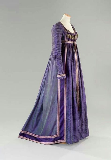 Purple gown, around 1795. Immortal Beloved, Gaun Abad Pertengahan, Regency Dresses, Regency Clothing, Regency Gown, Regency Era Fashion, Isabella Rossellini, Historical Clothes, Regency Dress