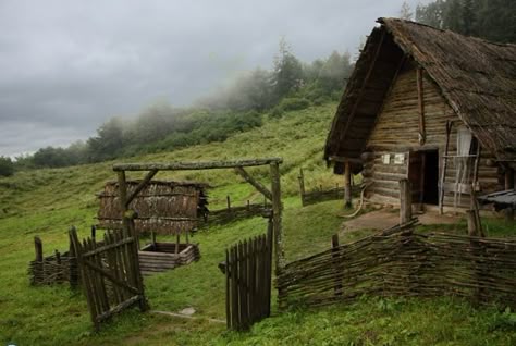 Old European culture: Log cabin. The Havránok hill fort was an important religious, economic, and political center of the Púchov culture (300 BCE - 180 CE), in which the dominant Celtic tribe of Cotini mingled with the older people of the Lusatian (Pomeranian) culture. Viking House, Medieval Aesthetic, Medieval Village, European Culture, Fantasy Places, Fantasy Setting, Arte Fantasy, World Building, Medieval Fantasy