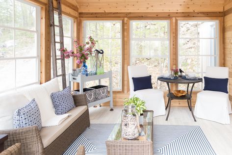 Paint just the window casings white? Pine Sunroom, Knotty Pine Living Room, Knotty Pine Decor, 3 Season Room Ideas, Knotty Pine Rooms, Small Sunroom Ideas, Season Room Ideas, Pine Living Room, Pine Decor