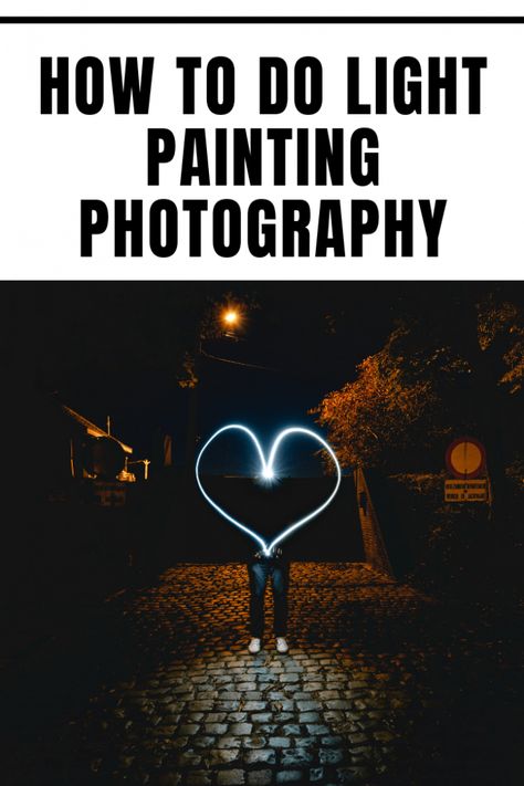 How to do light painting photography easily - A light painting guide Newborn Photography Tutorial, Light Painting Ideas, Creative Lighting Ideas, Lighting Painting, Sparkler Photography, Photography Tutorials Canon, Milky Way Photography, Light Drawing, Light Painting Photography