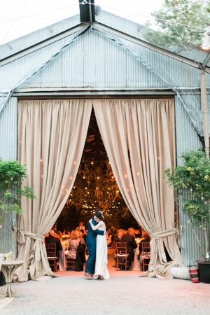 Shed Wedding, Country Wedding Reception, How To Dress For A Wedding, Barn Wedding Reception, Wedding Reception Flowers, Enchanted Wedding, Wedding 2025, Wedding Reception Inspiration, Reception Flowers