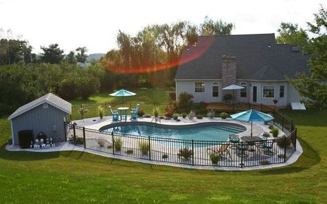 Backyard Pool Fence, Backyard Fence Ideas, Landscaping Around Pool, Fence Backyard, Inground Pool Ideas, Inground Pool Designs, Inground Pool Landscaping, Landscaping Pool, Pools Backyard Inground