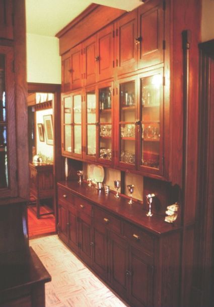 A butler’s pantry (1910) between kitchen and dining room was used for storing dishes, glasses and serving pieces. The wood cupboards and counter are similar to those that would have originally been in the kitchen. Mackie House Historic Site http://www.mackiehouse.ca Built In Kitchen Pantry, 1910 Kitchen, Kitchen Pantry Design Ideas, 1920 Design, In Kitchen Pantry, Victorian Kitchens, Pantry Design Ideas, Built In Kitchen, Historic Kitchen