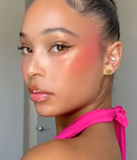 Sunset blush by TikTok/ @alissajanay1 Summer 2024 Makeup Trends, Sunset Blush Makeup, Orange Blush Makeup, Sunset Makeup Looks, Sunset Highlights, Sunset Blush, Blush Trend, Summer Makeup Trends, Sunset Makeup