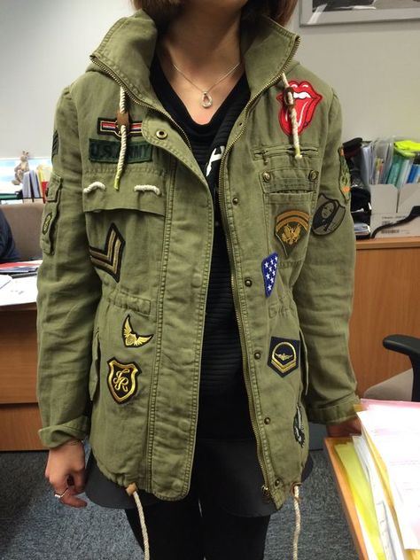 My diy badges and patches military jacket: Army Jacket Patches, Patch On Jacket, Diy Patch Jacket, Army Jacket Outfit, Military Jacket Outfit, Military Jacket Outfits, Diy Badges, Patched Jacket, Jacket With Patches