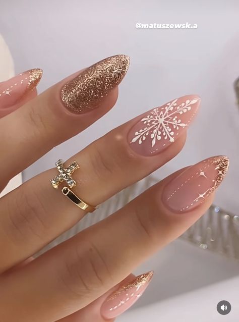 Christmas Gel Nails, Her Nails, New Year's Nails, Xmas Nails, Classy Nails, Fancy Nails, Chic Nails, Short Acrylic Nails, Nail Arts