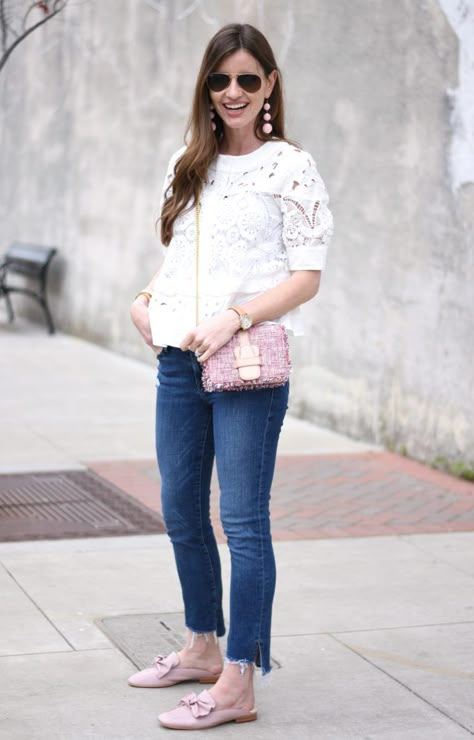 Blush Loafers Outfit, Pink Loafers Outfit Casual, Light Pink Flats Outfit, Pink Mules Outfit, Pink Loafers Outfit, Pink Flats Outfit, Pink Bag Outfit, Pink Shoes Outfit, Loafer Outfits