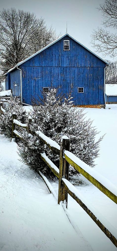 Pennsylvania Photography with Uncovering PA | Blue Barn along Turnpike Road near Elizabethtown. | Facebook Barn Pictures Ideas, Winter Barn Painting, Pennsylvania Photography, Wilkes Barre Pennsylvania, Farm Scenery, Rural Pennsylvania, Green Barn, Blue Barn, Barn Pictures