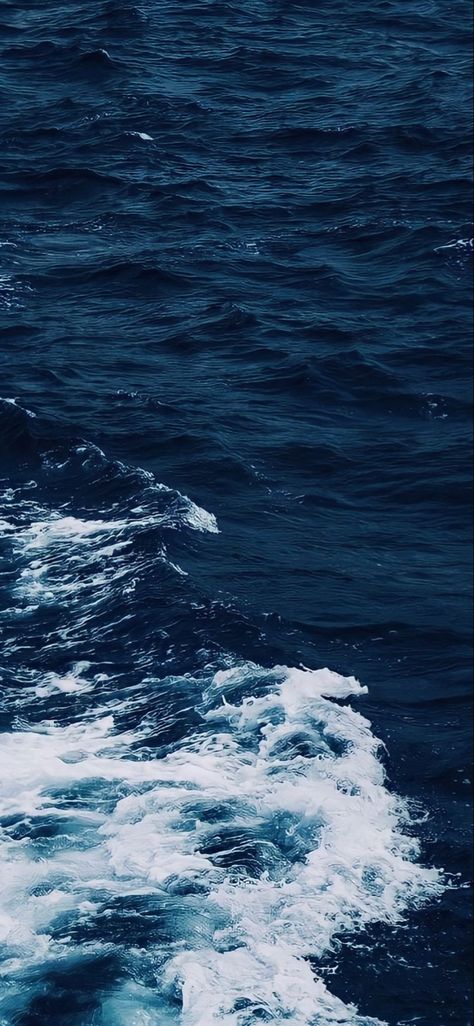 Dark Blue Waves Wallpaper, Dark Blue Sea Aesthetic, Dark Blue Ocean Wallpaper, Dark Navy Blue Aesthetic Wallpaper, Azul Marino Aesthetic, Navy Blue Background Aesthetic, Blue Ocean Aesthetic Wallpaper, Dark Blue Ocean Aesthetic, Dark Sea Aesthetic