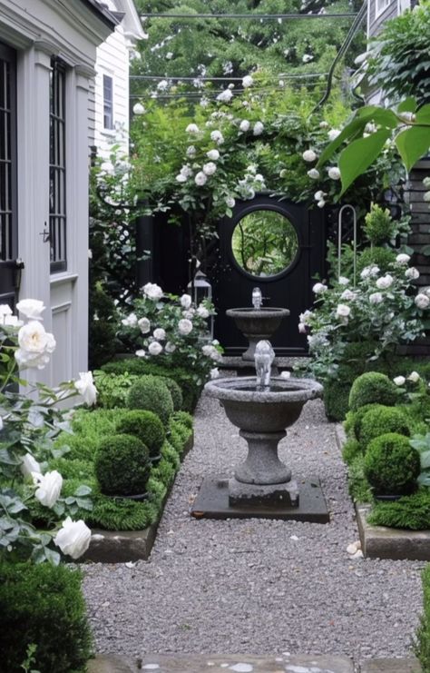 Courtyard Ideas, Courtyard Gardens Design, Formal Garden, Garden Decor Projects, Moon Garden, Side Garden, Formal Gardens, French Garden, Garden Fountains