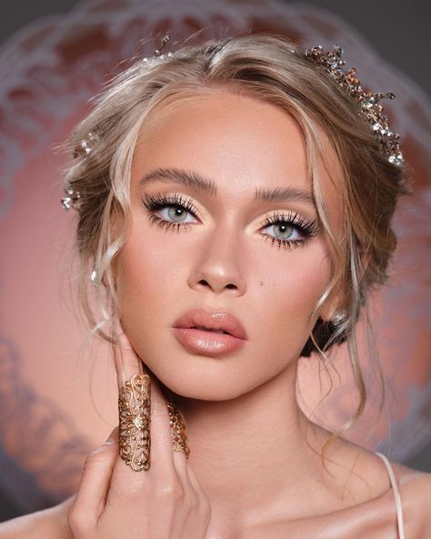 Anastasia Beverly Hills on Instagram: “It’s giving ethereal goddess vibes 😮‍💨✨ Nouveau Palette’s neutral mattes were designed to be creamy, blendable and versatile, delivering…” Ethereal Wedding Makeup, Ethereal Makeup Goddesses, Anastasia Beverly Hills Nouveau, Greek Goddess Hair, Greek Goddess Makeup, Greek Makeup, Ethereal Goddess, Goddess Wedding, Anastasia Beverly Hills Eyeshadow